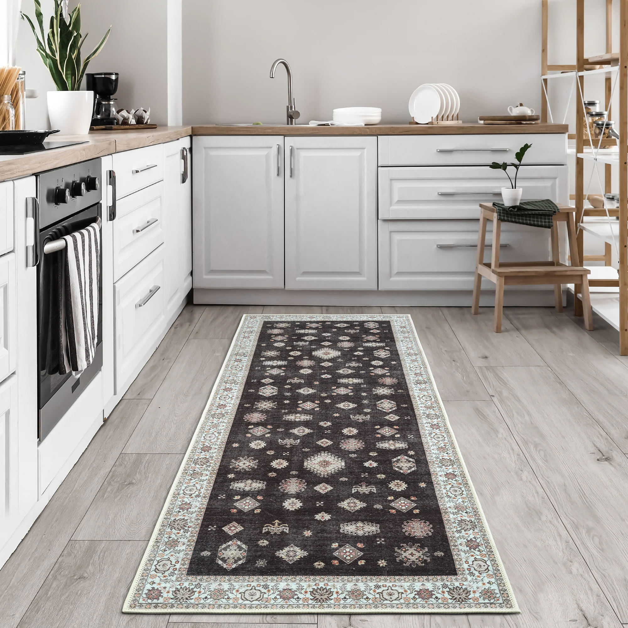 Ionia IO-16 Traditional Washable Rug | Non-Slip - Image 4